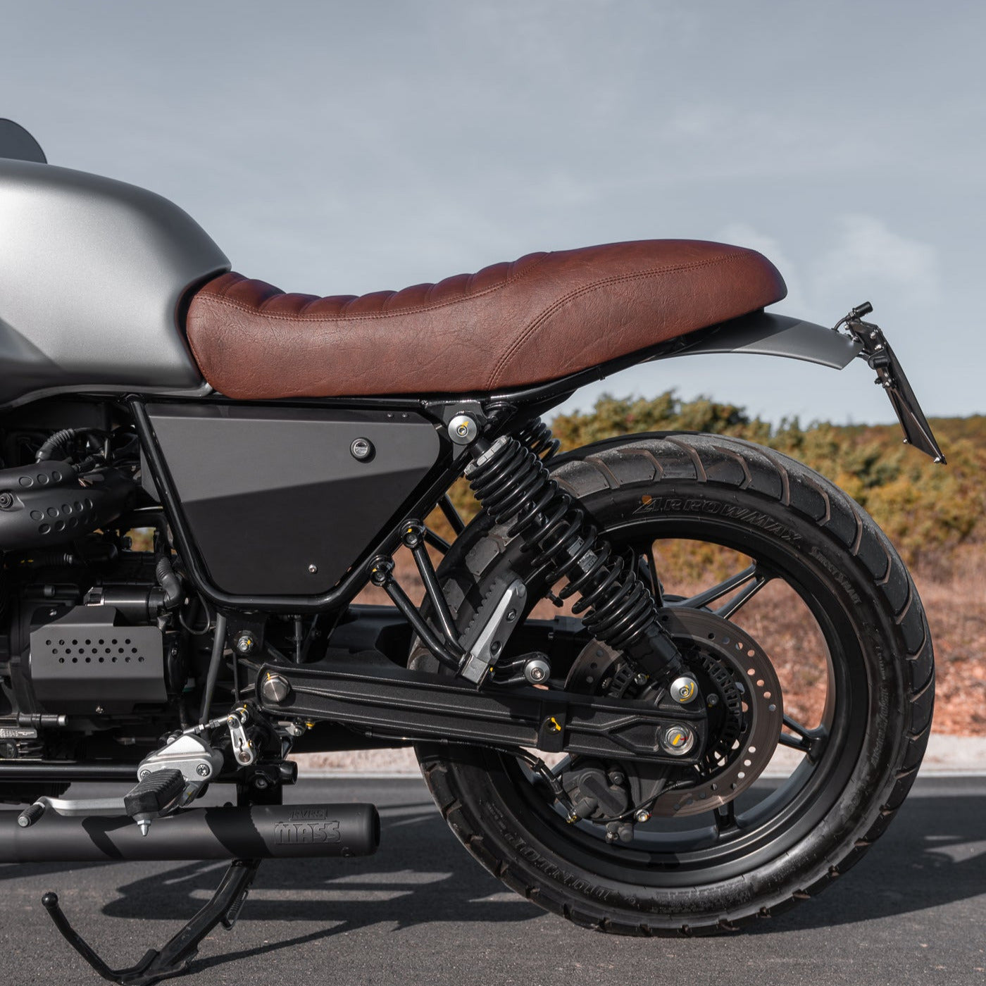 Slim Saddle V7 850