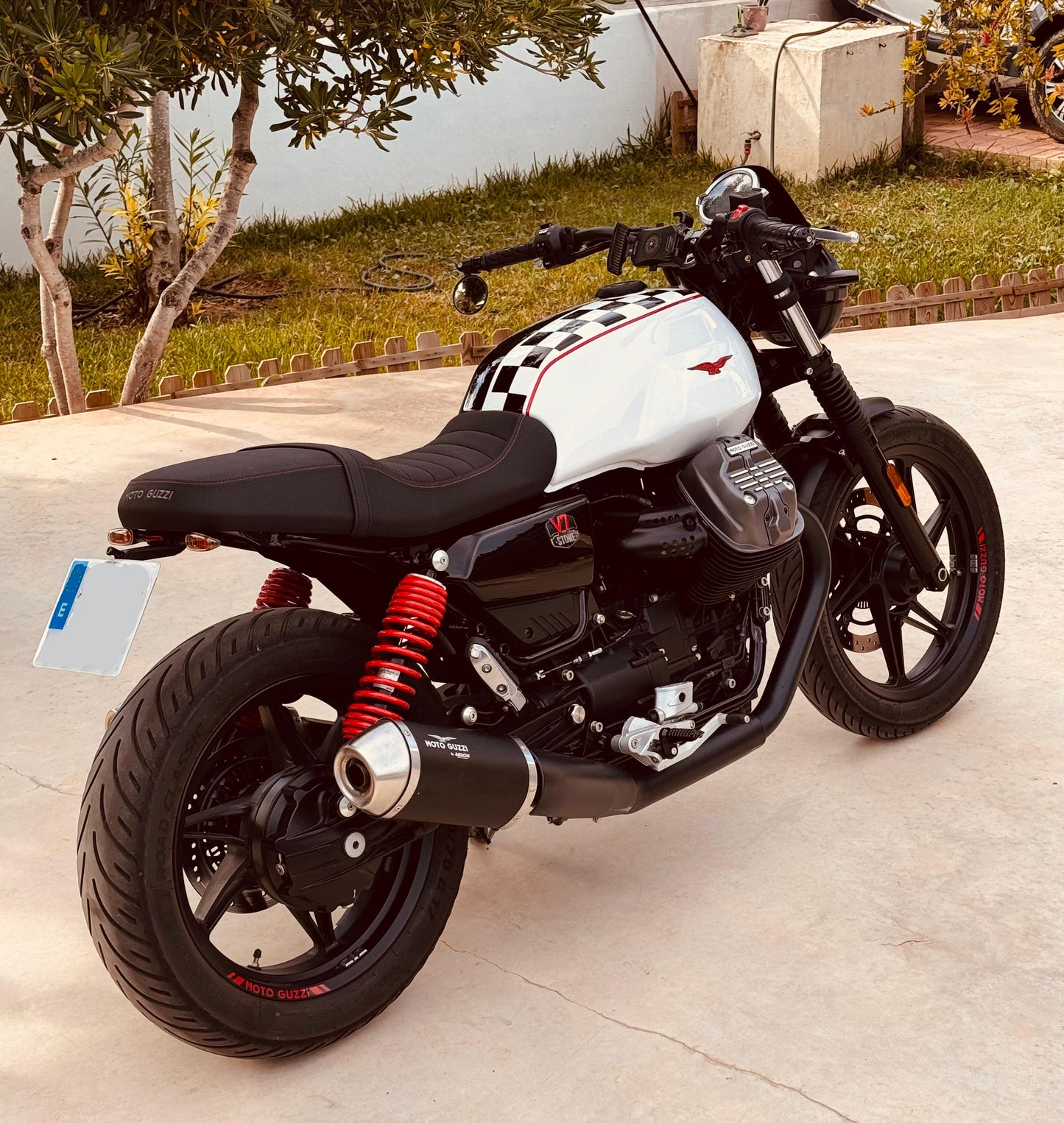 Undertail for original V7 850 indicators