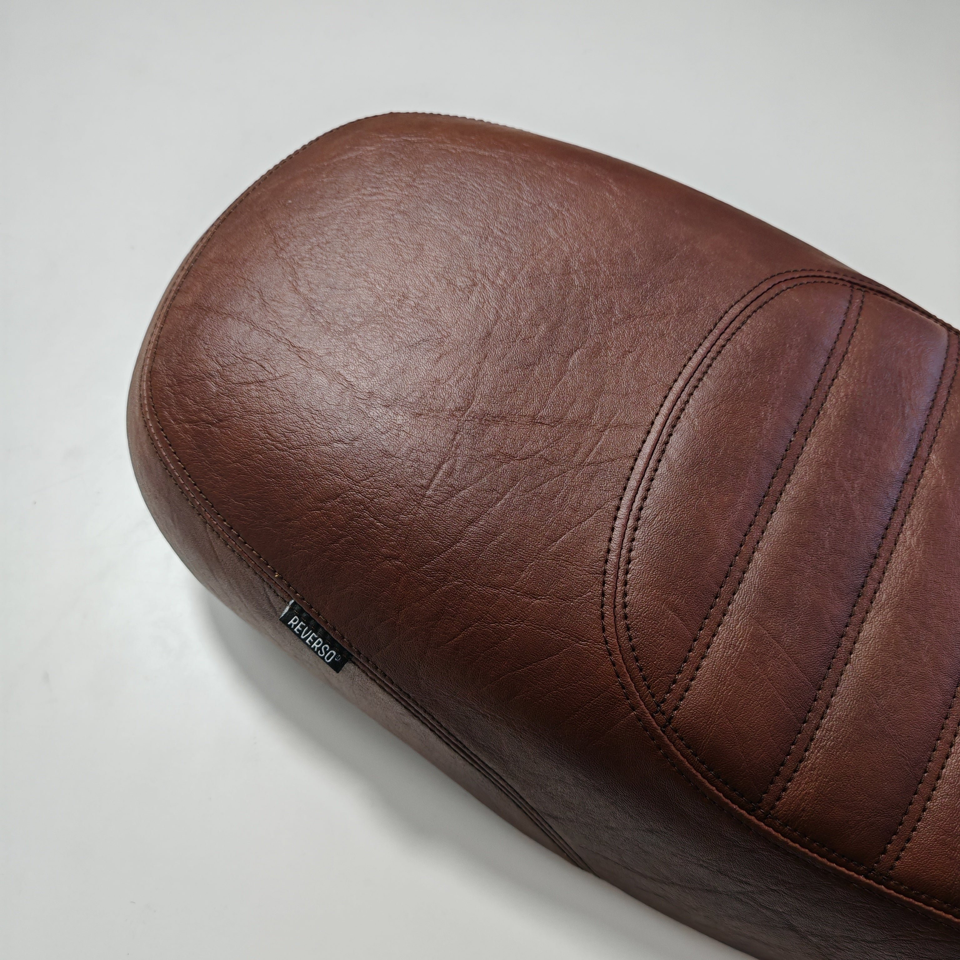 Slim Saddle V7 850 – RVRS MOTO
