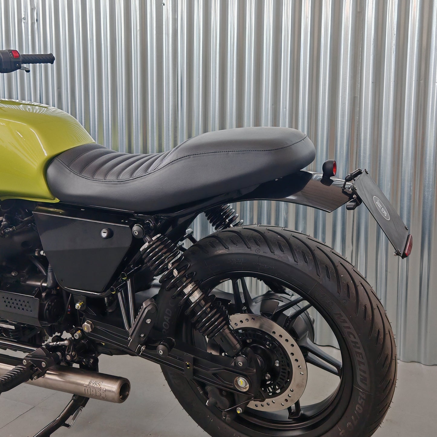 Parafango Posteriore con faro Curry V7 850 E5+